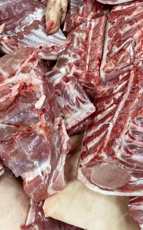 pork-fat-with-layers-meat-red-appetizing-pieces-meat-industrial-production-semifinished-meat-products_955139-4935